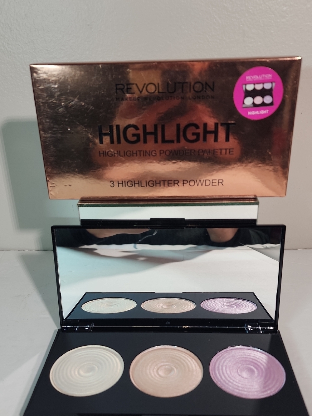 Revolution Highlighter Palette - White, Champagne, Pink Shimmer